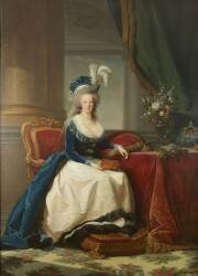 Reine Marie-Antoinette assise, en manteau bleu et robe blanche, tenant un livre à la main (Elisabeth Vigée Le Brun) - Muzeo.com