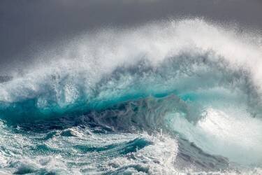 Mighty water (Michelle Degryse) - Muzeo.com