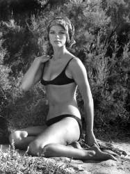 Anny Duperey on The Beach Saint-Tropez (Rue des Archives) - Muzeo.com