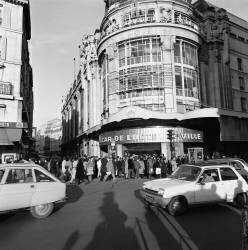 Le bazar de l'hôtel de ville (Jean Ribière) - Muzeo.com
