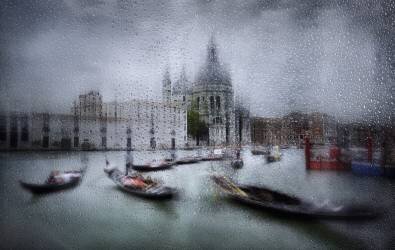 It was raining in Venice (Fran Osuna) - Muzeo.com
