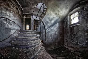 Abandoned house (François Casanova) - Muzeo.com