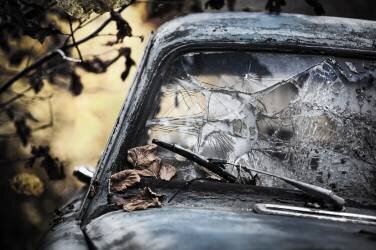 Broken (Benny Pettersson) - Muzeo.com