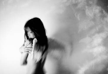 Broken wing (Keisuke Ikeda) - Muzeo.com