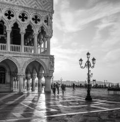 Early Morning - Venice (Nigel Snape) - Muzeo.com