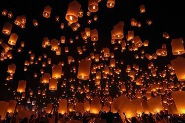 Floating Lanterns (Vichaya) - Muzeo.com
