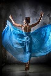 Glowing (Angela Muliani Hartojo) - Muzeo.com