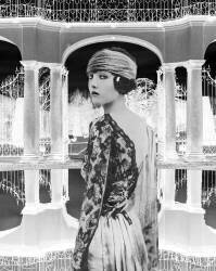 Lady 30s (Olivia Gozzano) - Muzeo.com