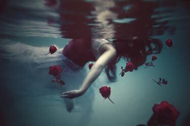 Limbo (Sukaria Nitihandawa) - Muzeo.com