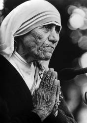 Mere Teresa Doesn\'T Want To Retire Despite her 2 Attacks (Rue des Archives) - Muzeo.com