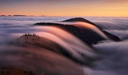 Mountain waves (Tomas Sereda) - Muzeo.com