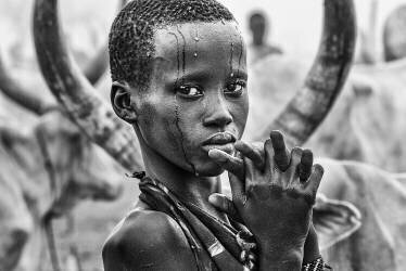 Mundari tribe girl - South Sudan (Joxe Inazio Kuesta) - Muzeo.com