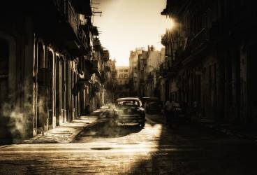 Mystic morning in Havana... (Boris Akpinar) - Muzeo.com