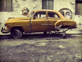 Old car/cat (Svetlin Yosifov) - Muzeo.com