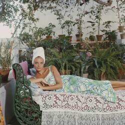 Quiet Afternoon (Slim Aarons) - Muzeo.com