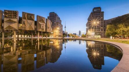 Strausberger Platz (Ronny Behnert) - Muzeo.com