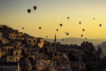 Sunrise over Cappadocia (Yavuz Pancareken) - Muzeo.com