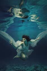 Underwater angel (Dmitry Laudin) - Muzeo.com