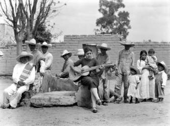 Concha Michel with Campesinos (Tina Modotti) - Muzeo.com