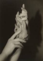 Hand study with figurine (Arnold Genthe) - Muzeo.com