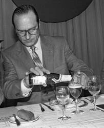 Jacques Chirac (Rue des Archives) - Muzeo.com