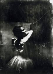 Danseuse ajustant sa bretelle (Edgar Degas) - Muzeo.com