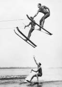 Ski nautique acrobatique (Keystone) - Muzeo.com