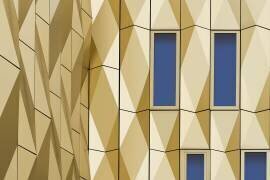 Golden facade (Greetje van Son) - Muzeo.com