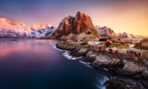 Hamnoy Sunrise (Javier de la Torre) - Muzeo.com