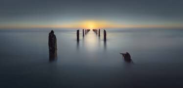 Last Light (Nadav Jonas) - Muzeo.com