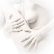 Milky white (Aurimas Valevicius) - Muzeo.com