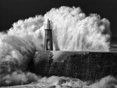 The lighthouse (Alejandro Garcia Bernardo) - Muzeo.com