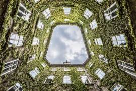 Vienna courtyard (Lorenza Cancian) - Muzeo.com