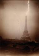 La Tour Eiffel foudroyée (Gabriel Loppé) - Muzeo.com