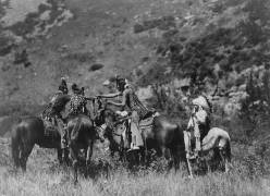 A Swap (Edward S. Curtis) - Muzeo.com