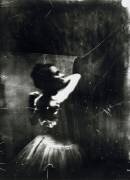 Danseuse ajustant sa bretelle (Edgar Degas) - Muzeo.com