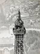 La tour Eiffel, vue prise d'avion (Durandaud) - Muzeo.com