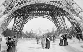 Tour Eiffel, Paris. Exposition universelle de 1900 (anonymous) - Muzeo.com