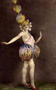 Femme danseuse en costume de scène (anonymous) - Muzeo.com