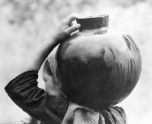 Woman with Olla, Mexico City (Tina Modotti) - Muzeo.com